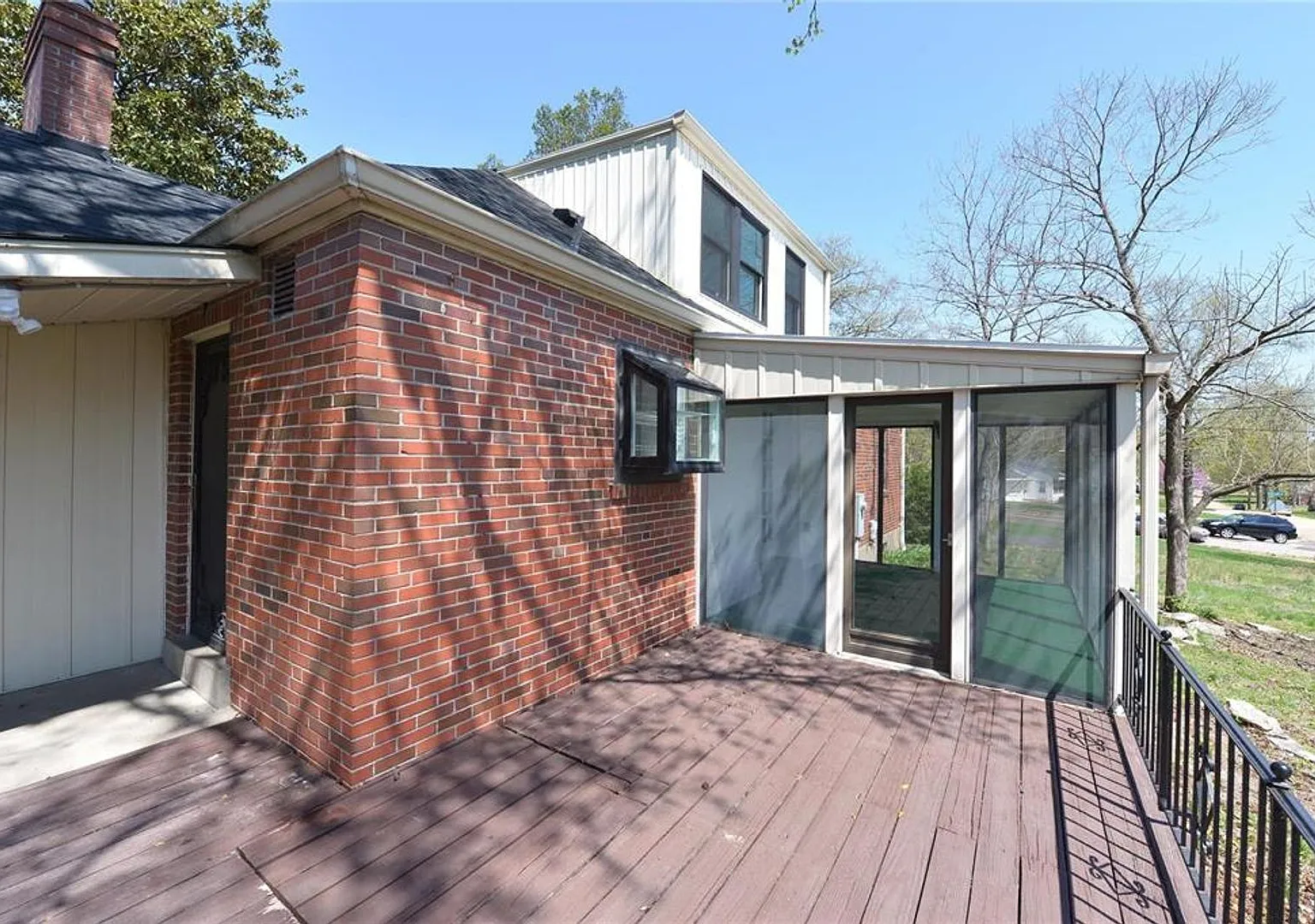 4 Girard Drive | Webster Groves 63119 — Photo 2