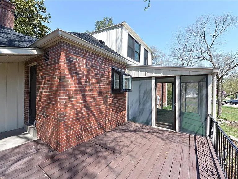 4 Girard Dr — Photo 3