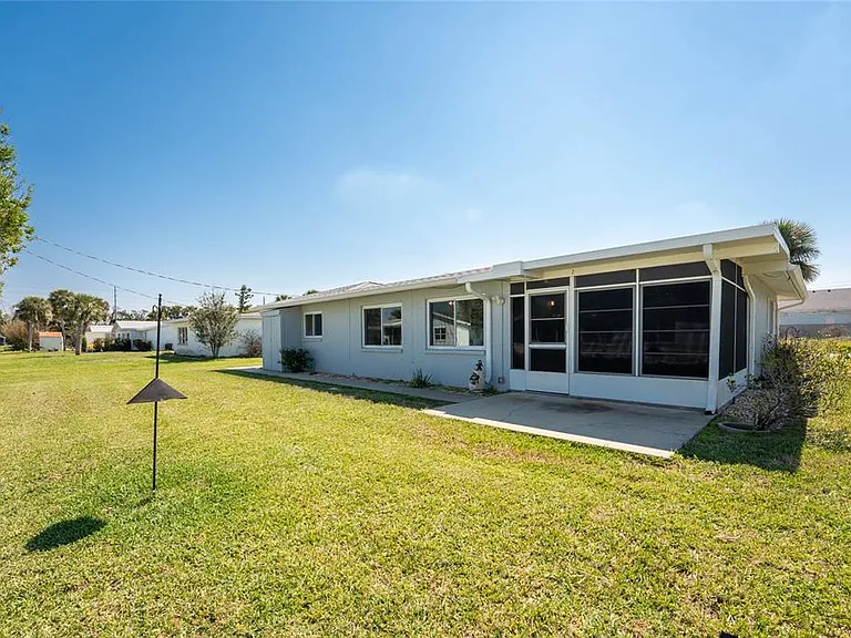 1720 Florence Ave — Photo 39