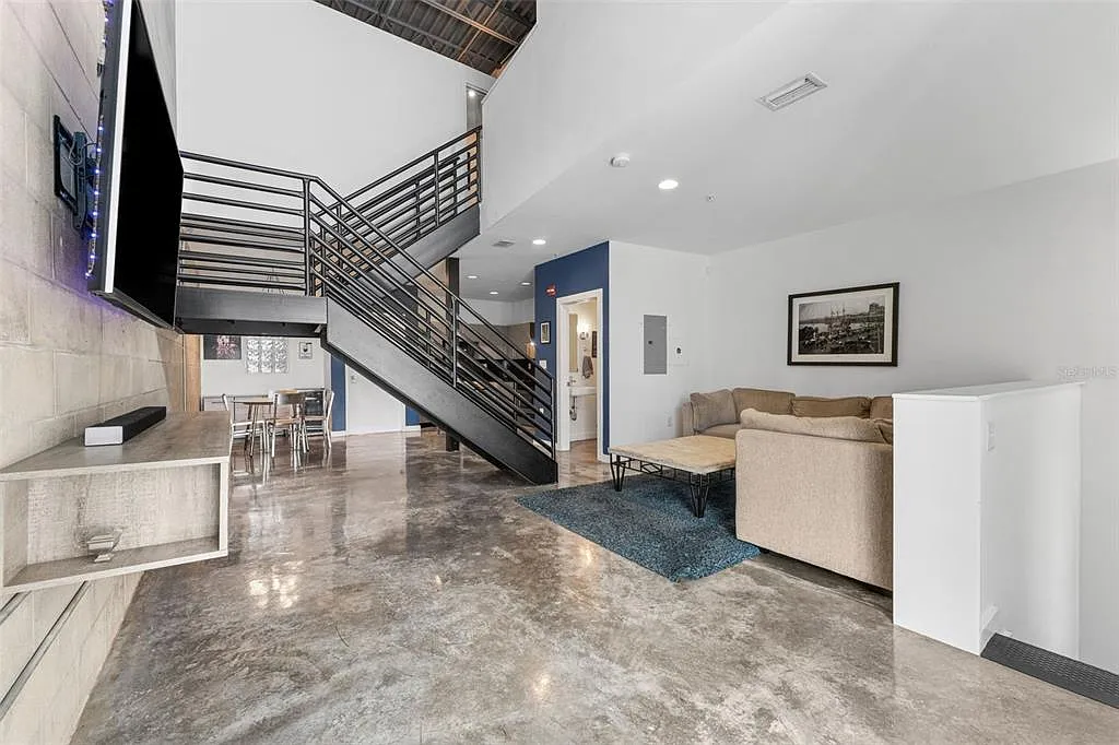 5008 S Macdill Ave — Photo 3