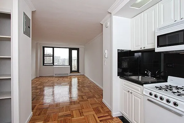 Rented by GoodRock Realty | media 9