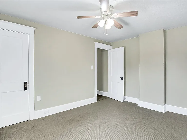 319 N 2nd St #1 — Photo 16