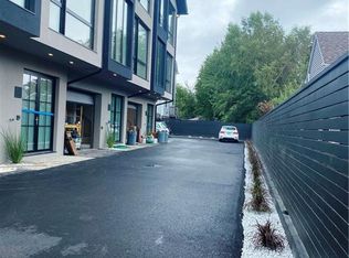 998 Cove Rd, Stamford, CT 06902