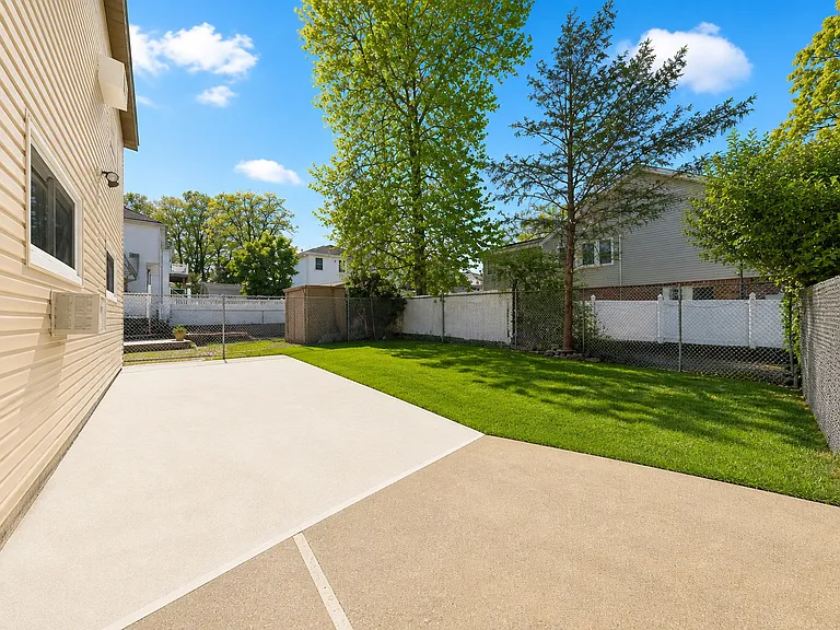 275 Katan Ave #2 — Photo 15