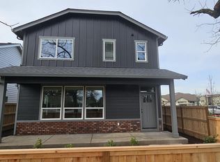 877 Park Ave NE, Salem, OR 97301