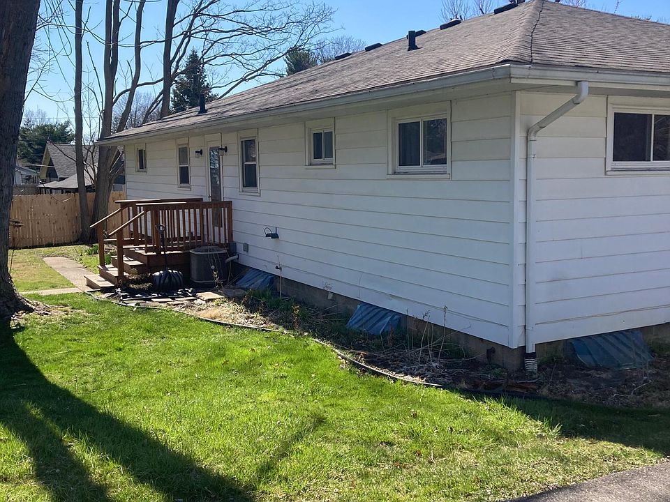 2nd image of 3995 Stow Rd
