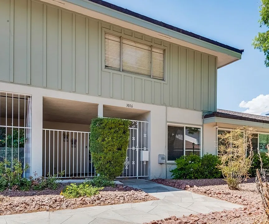 3016 El Camino Ave