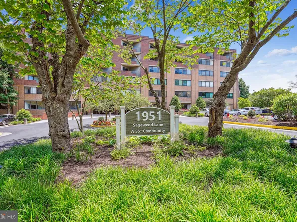 1951 Sagewood Ln APT 611, Reston, VA 20191
