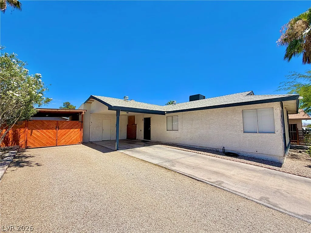 4 bed, 2.0 bath, 1296 sqft, $2,100 — Photo 2