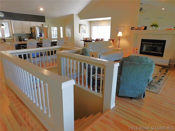 4th image of 188 Jenkinsons Landing Cir