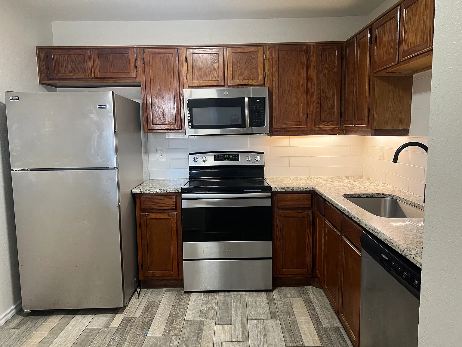 1710 Crest Point Dr — Photo 1