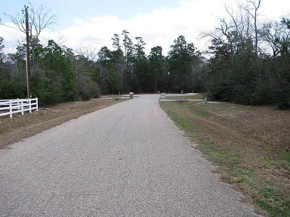 PAVED STREET, CUL-DE-SAC