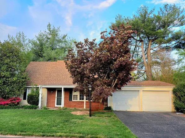 4407 Manor Hall Ln, Fairfax, VA 22033