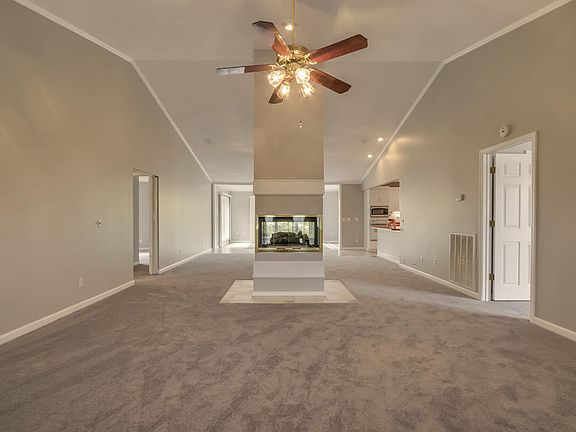 3rd image of 302 Chuniloti Cir