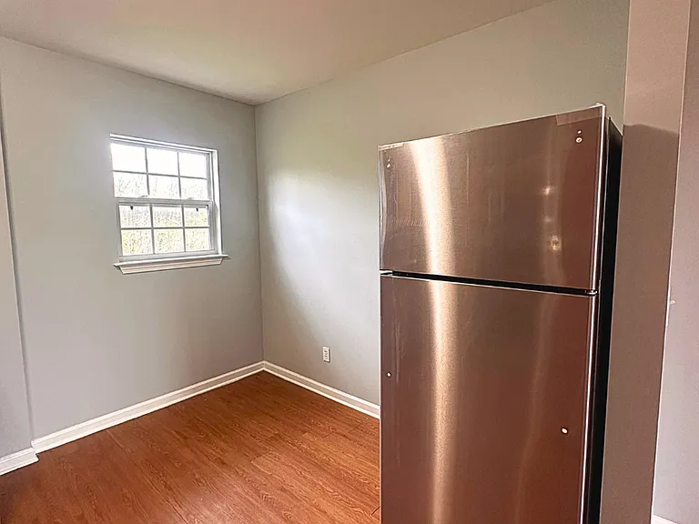 Chilewich Apartments — Photo 45