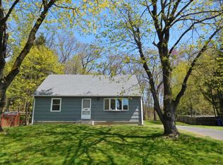 21 Kennedy Dr, Enfield, CT 06082