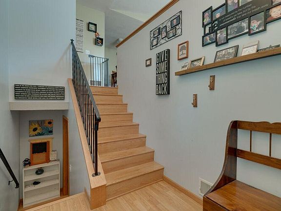 3rd image of 593 Kendall Dr