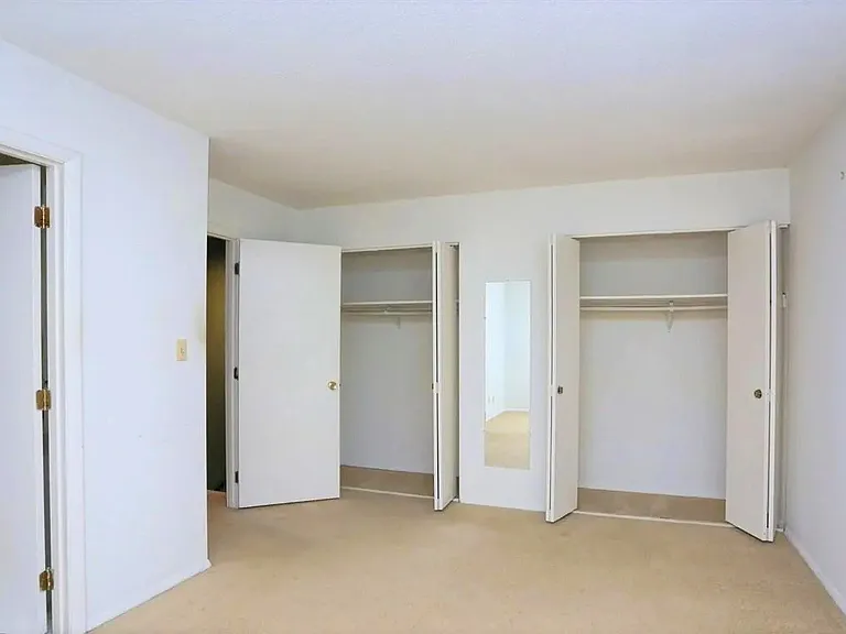 220 Elizabeth St #D4 — Photo 13