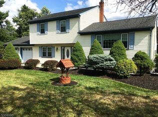 28 Deerhill Rd, Branchburg, NJ 08876