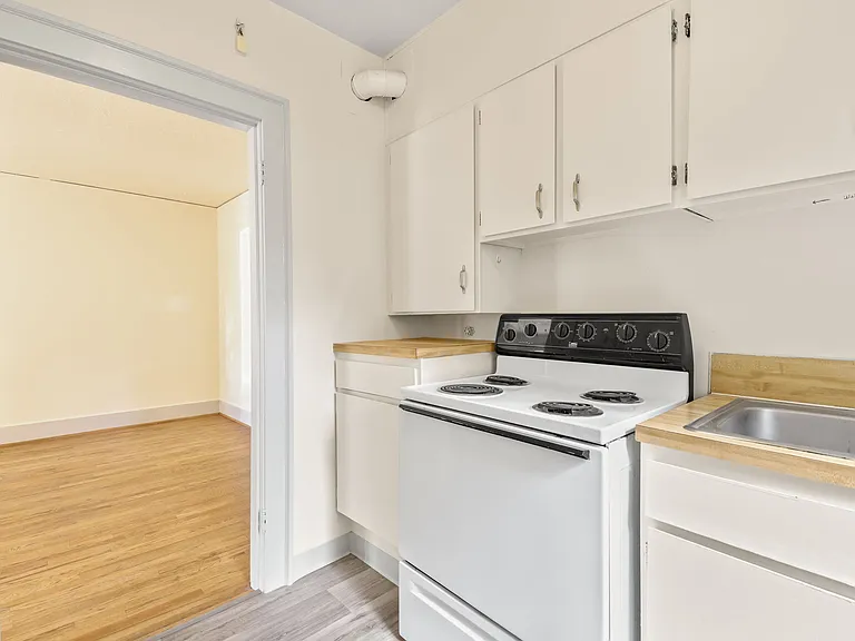 9-1526 SE Hawthorne Blvd #9 — Photo 13