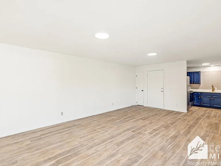 420 S Meridian — Photo 2