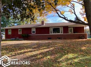 1552 Rock Grove Ln, Nora Springs, IA 50458