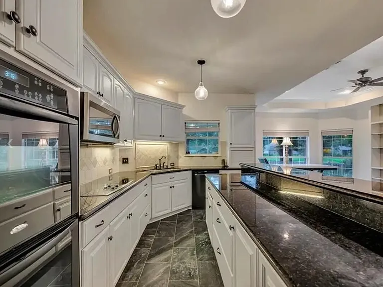 206 Cascade Ct — Photo 2