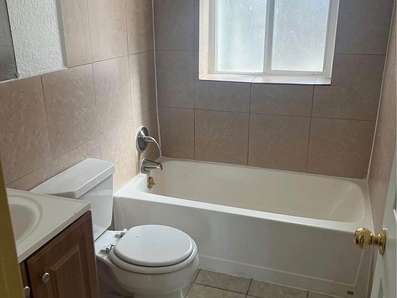 5th image of 2766 W Yale Ave #1
