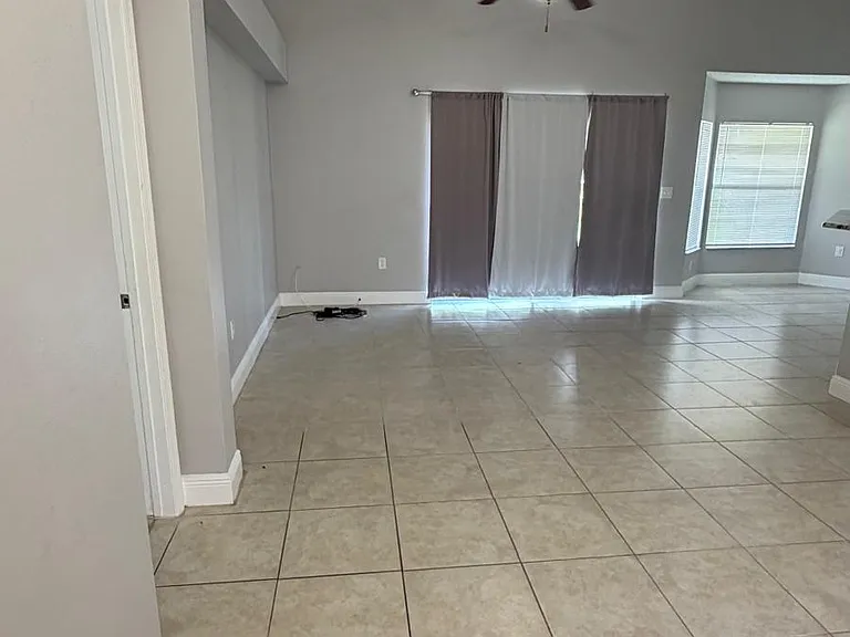 2809 Berkshire Cir — Photo 11