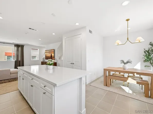 2217 Brix Gln, Escondido, CA 92025