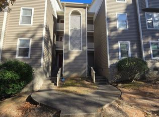 1018-4 Brookhollow Dr, Fayetteville, NC 28314