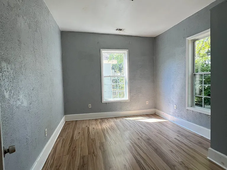 967 Martin St SE — Photo 8