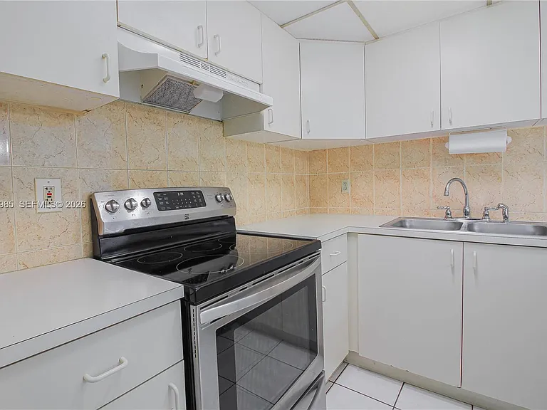 8050 NW 8th St #1306 — Photo 10