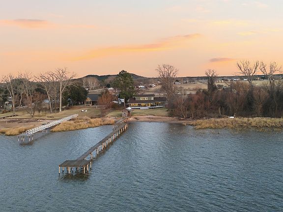 2nd image of 1031 Airport Rd