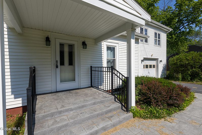 2nd image of 595 Gansevoort Road