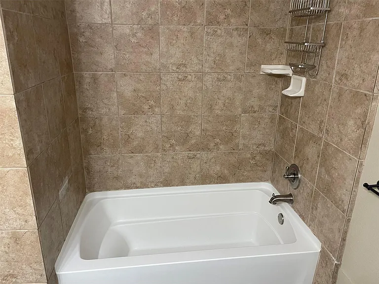 1122 N Zang Blvd #201 — Photo 14