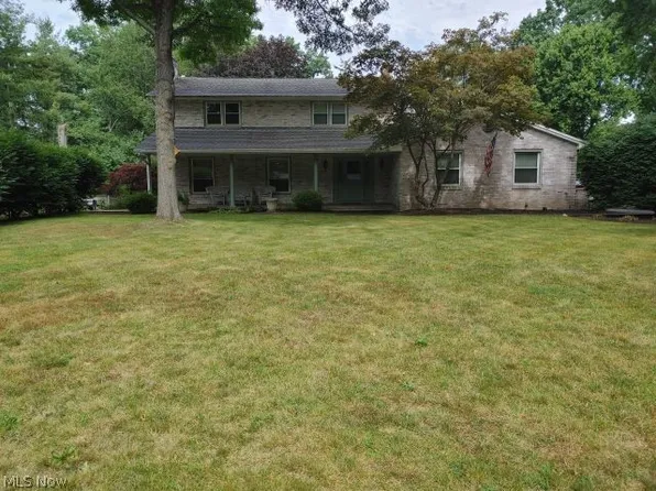 2211 Devonshire Dr NW, Canton, OH 44708