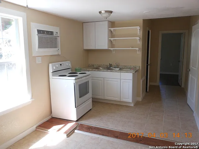 2 bed, 1.0 bath, 650 sqft, $675 — Photo 2