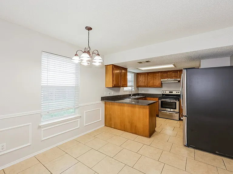 1104 Havenbrook Dr — Photo 6