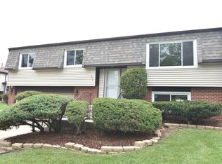606 Hickok Ave, University Park, IL