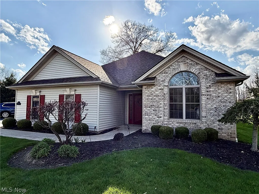 22 Walker Cir photo 1