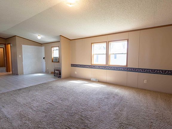 4th image of 806 N Mayfield Pl