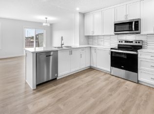 1449 Cherniak Way SW, Edmonton, AB T6W5B1