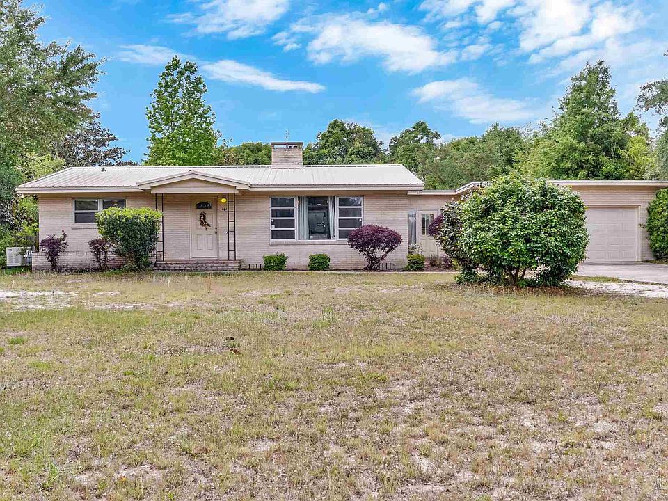 1st image of 621 Parker Cir