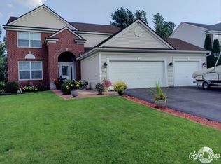 979 Earley Lake Pl, Burnsville, MN 55306