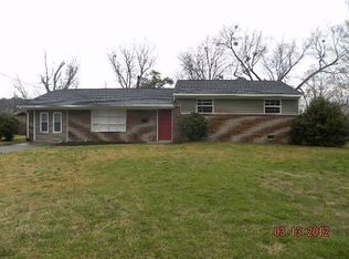 711 Willow Dr, Newport News, VA 23605