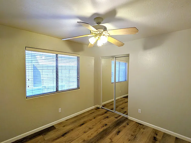 929 N Quail Ln — Photo 26