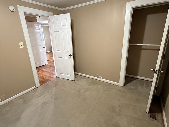 2nd image of 1008 Hunters Meadow Ln