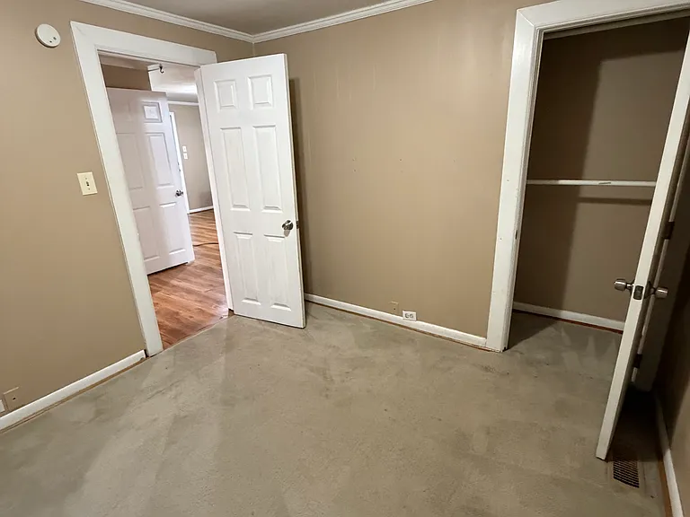1008 Hunters Meadow Ln — Photo 2