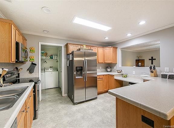 5th image of 173 Sawyer Ln
